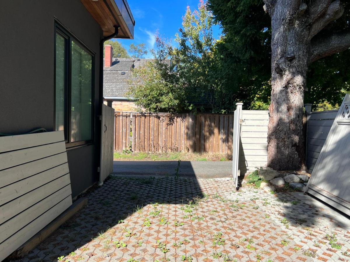Вилла Brand New Modern Laneway House Ванкувер Экстерьер фото